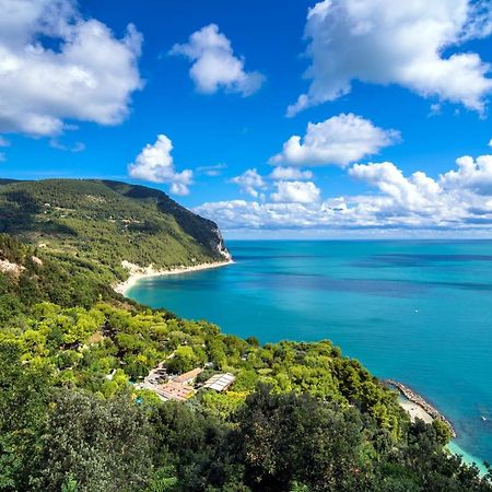 Mare Di Stelle Acomodação com café da manhã Sirolo Exterior foto