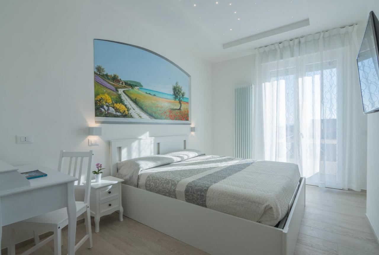 Mare Di Stelle Acomodação com café da manhã Sirolo Exterior foto