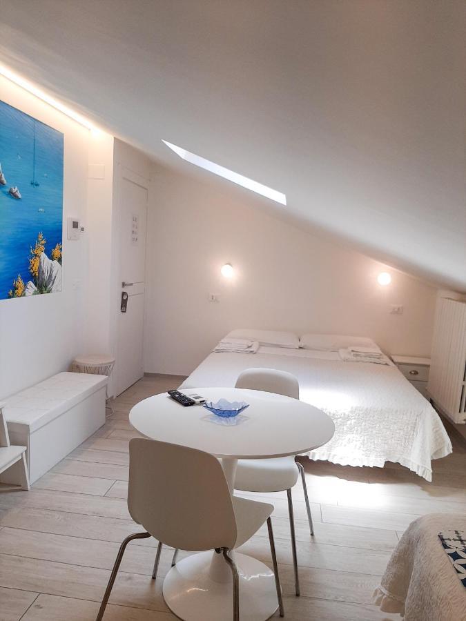 Mare Di Stelle Acomodação com café da manhã Sirolo Exterior foto